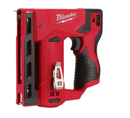 MILWAUKEE STAPLE GUN 110v
